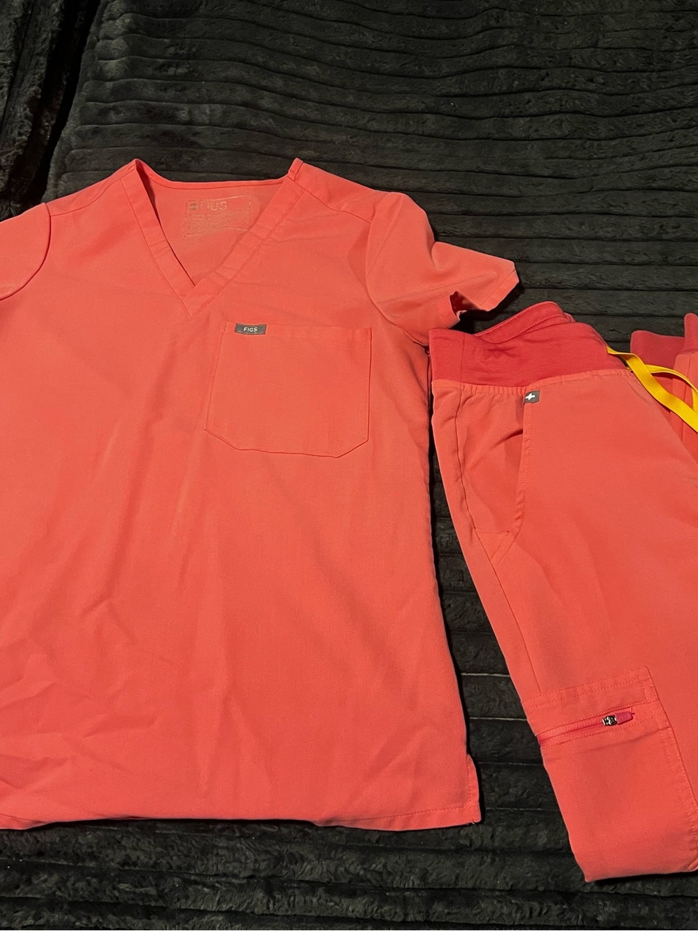 Figs Women's Coral V-Neck Scrub Top and Jogger Pants